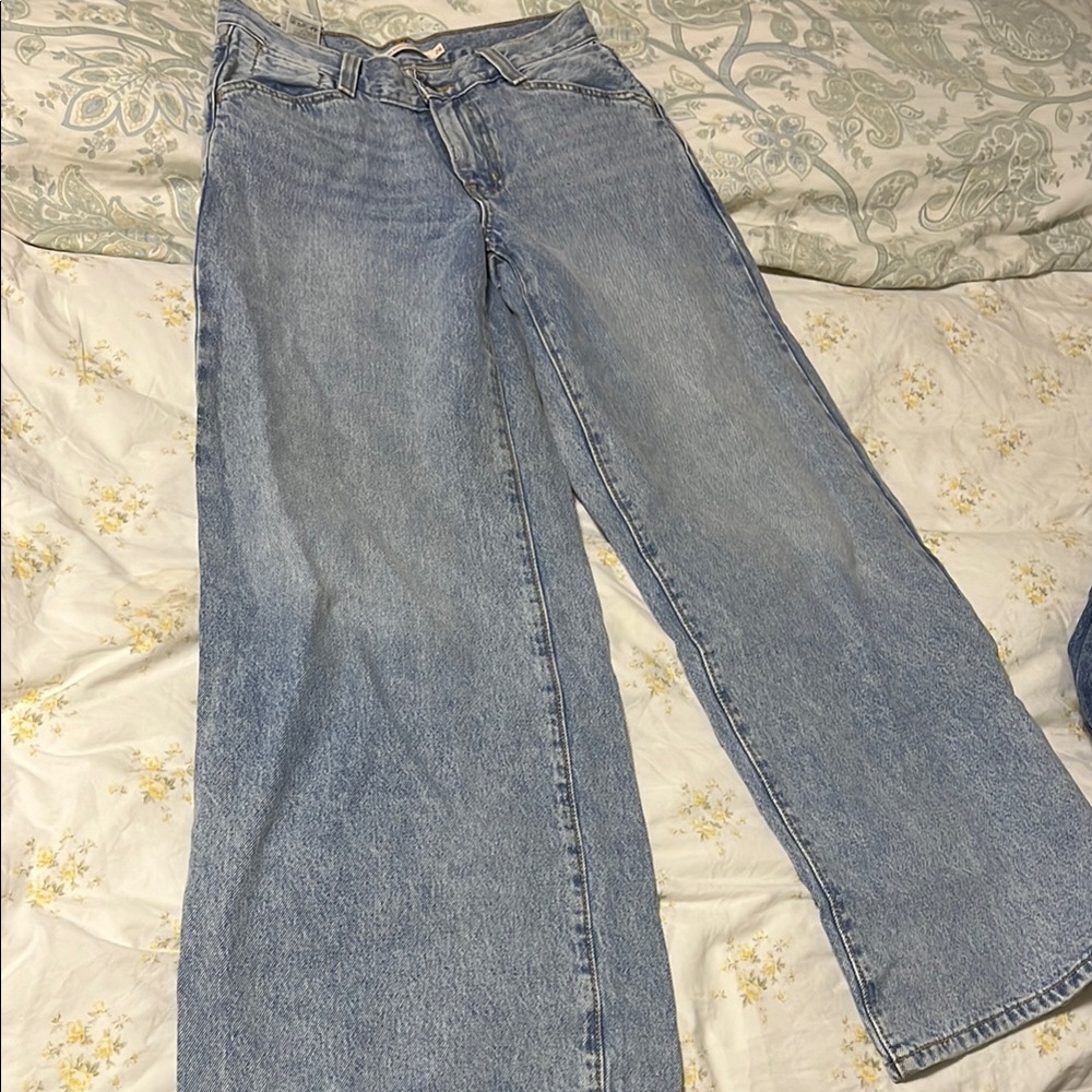 Levi’s 94’ baggy wide leg light wash
